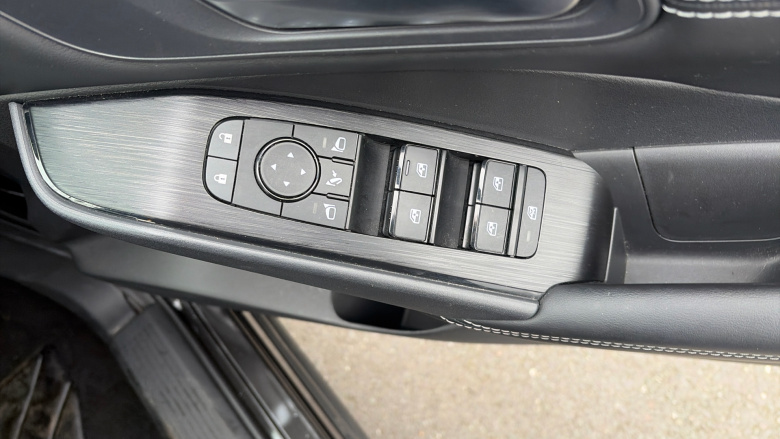 Nissan Qashqai 1.3 DiG-T MH Acenta Premium 5dr Petrol Hatchback